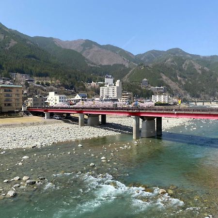 גוג'ו 花緑里-Hanamidori-乙原のやど 岐阜下呂温泉郡上飛騨金山湖畔リゾート מראה חיצוני תמונה