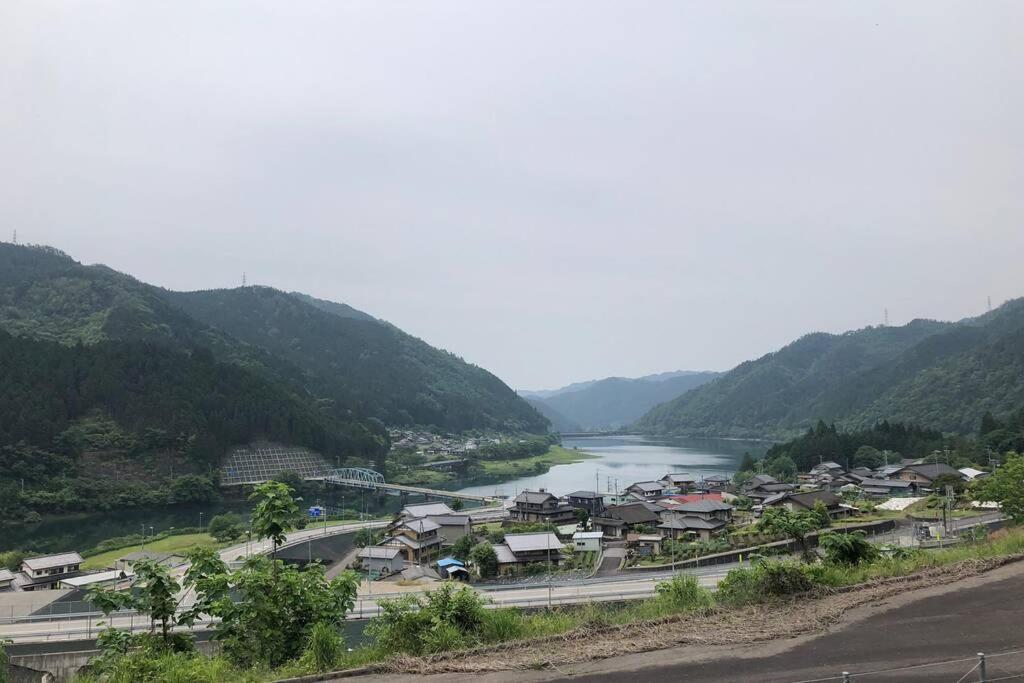 גוג'ו 花緑里-Hanamidori-乙原のやど 岐阜下呂温泉郡上飛騨金山湖畔リゾート מראה חיצוני תמונה